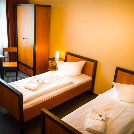 Haus Des Volkes - Das Bauhaushotel Probstzella Экстерьер фото