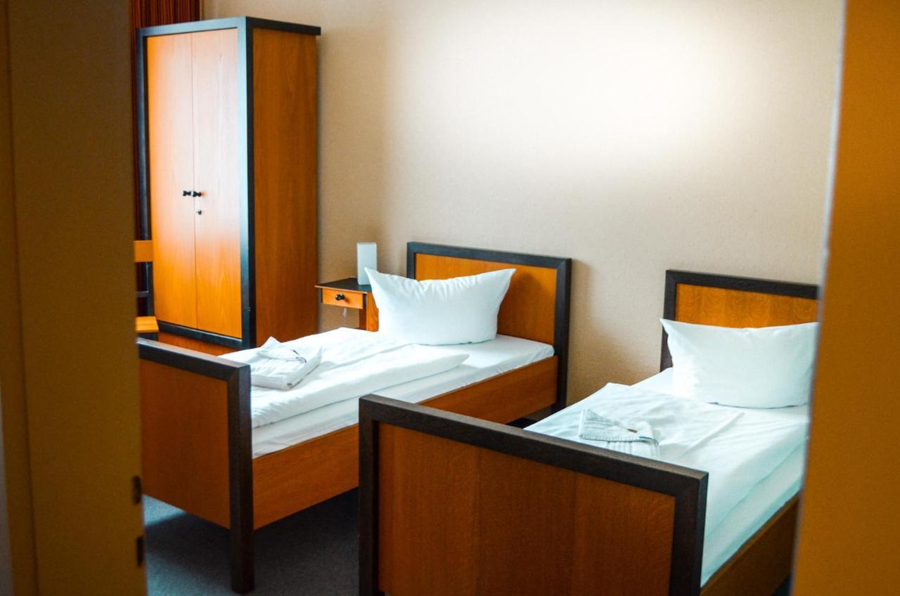 Haus Des Volkes - Das Bauhaushotel Probstzella Экстерьер фото
