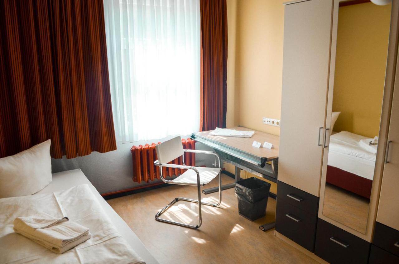 Haus Des Volkes - Das Bauhaushotel Probstzella Экстерьер фото
