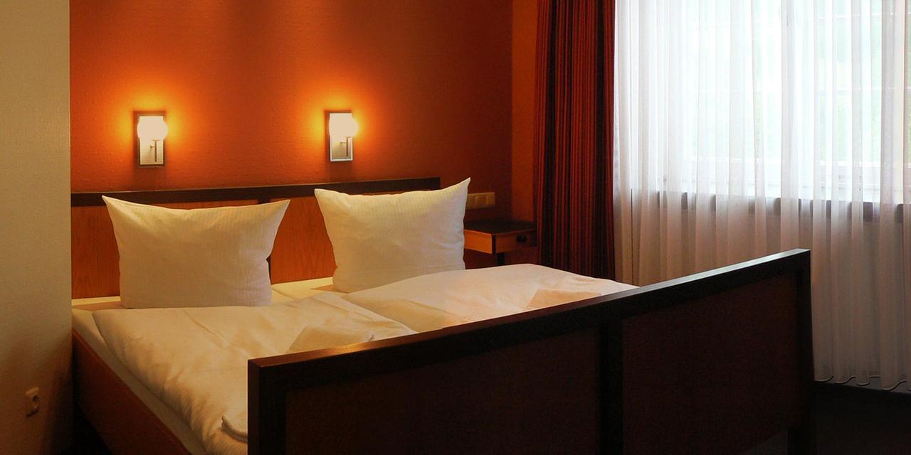 Haus Des Volkes - Das Bauhaushotel Probstzella Экстерьер фото