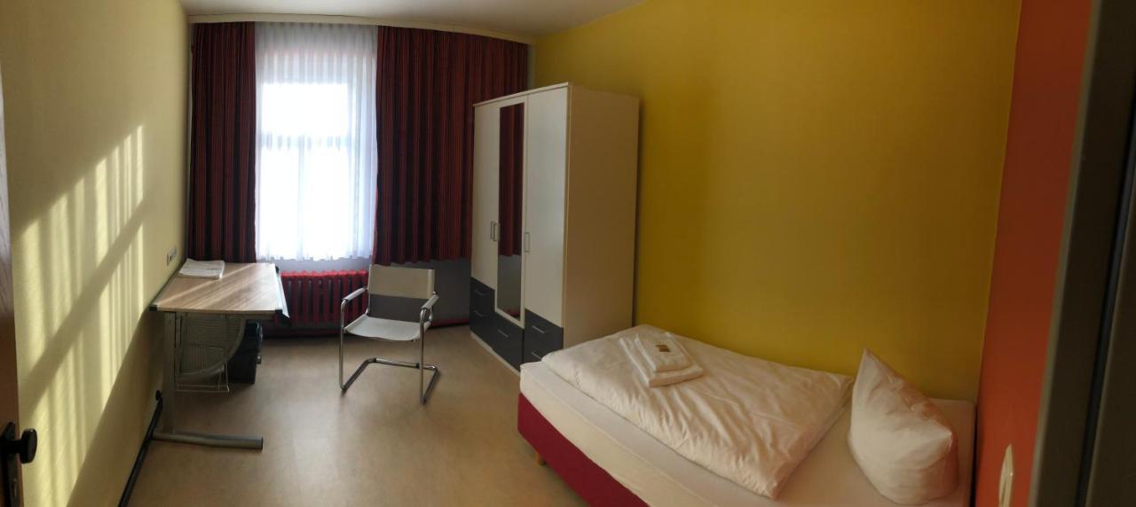Haus Des Volkes - Das Bauhaushotel Probstzella Экстерьер фото