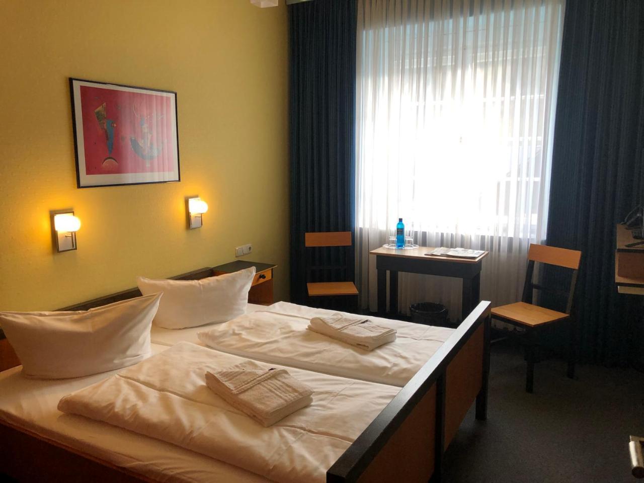 Haus Des Volkes - Das Bauhaushotel Probstzella Экстерьер фото