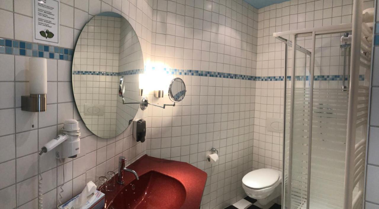 Haus Des Volkes - Das Bauhaushotel Probstzella Экстерьер фото