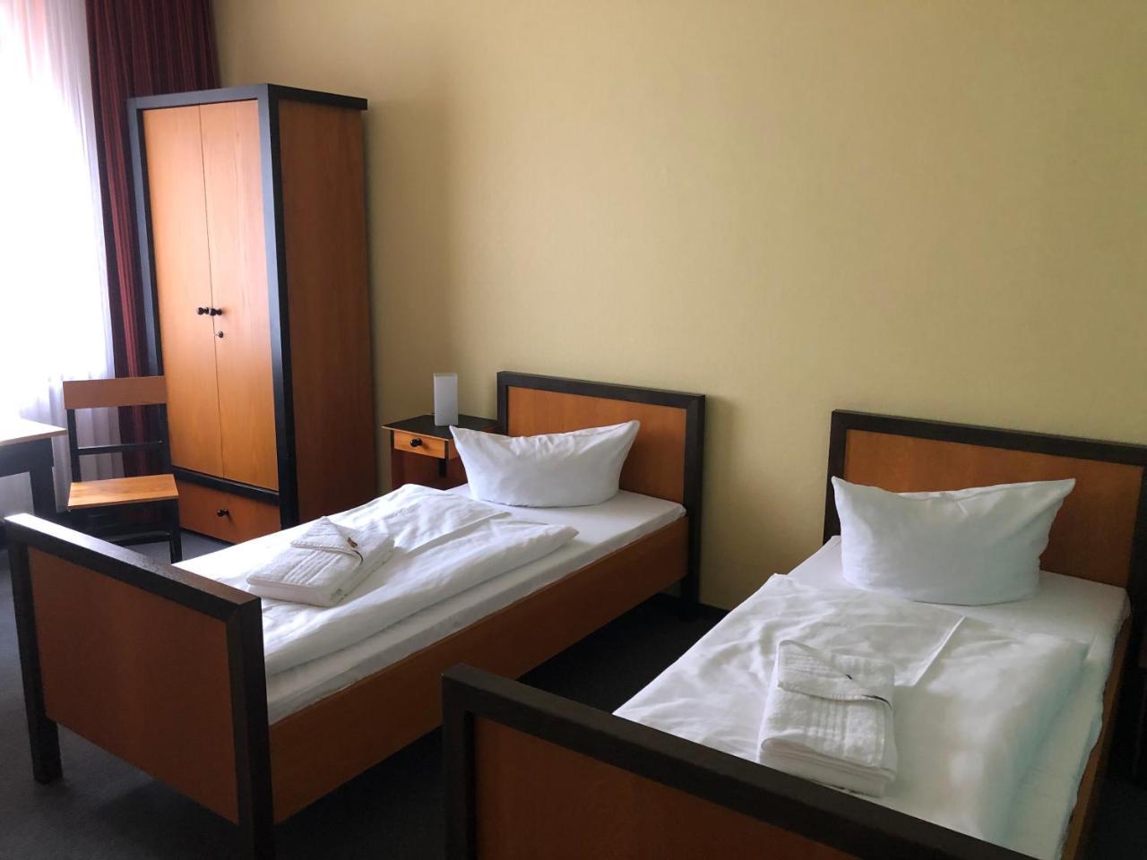 Haus Des Volkes - Das Bauhaushotel Probstzella Экстерьер фото