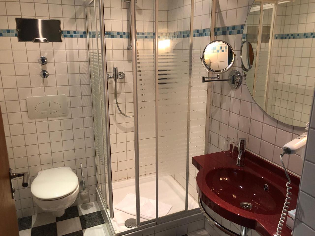 Haus Des Volkes - Das Bauhaushotel Probstzella Экстерьер фото