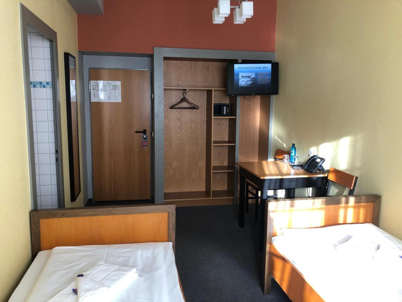 Haus Des Volkes - Das Bauhaushotel Probstzella Экстерьер фото