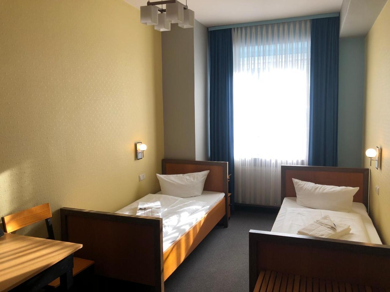 Haus Des Volkes - Das Bauhaushotel Probstzella Экстерьер фото